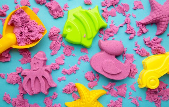 How to Make Magic Sand: Kinetic and Hydrophobic
